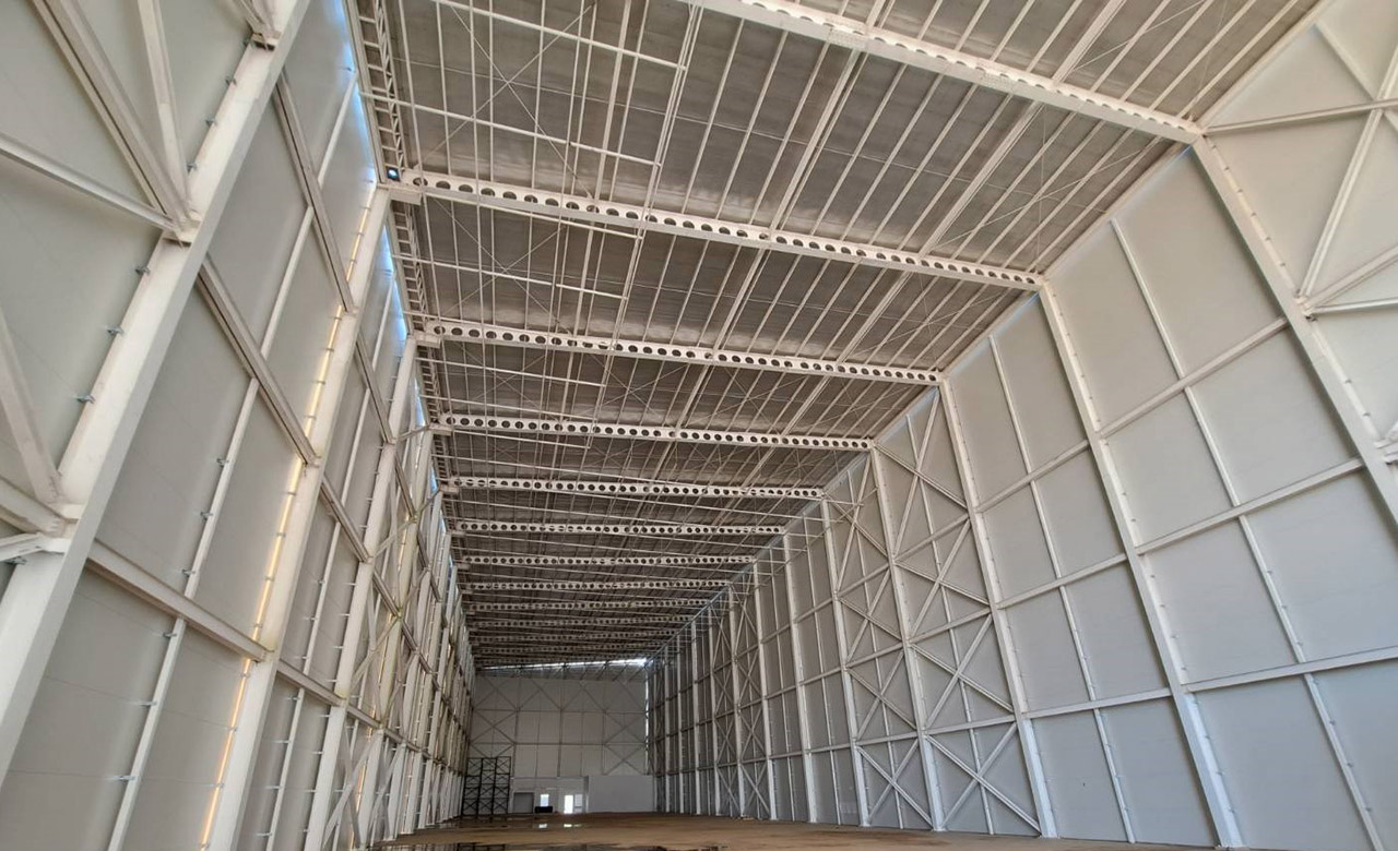 Isowall insulated sandwich panel for factories and industrial buildings